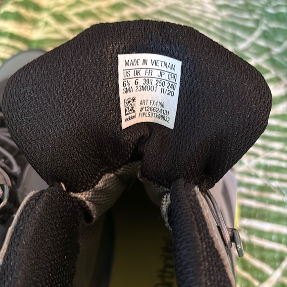 Adidas Kids Terrex Mid Gore-Tex Hiking Boot. 6.5 - Picture 7 of 10